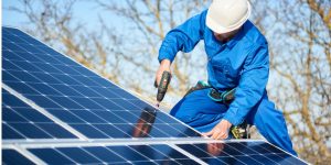 Installation Maintenance Panneaux Solaires Photovoltaïques à Drain